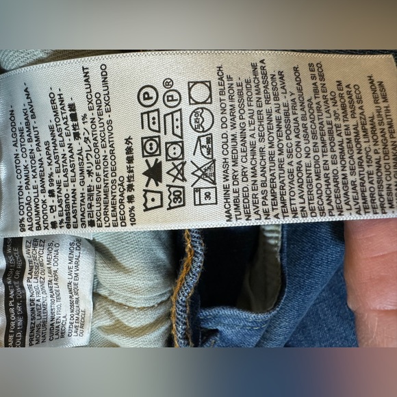 Levis 505 men’s sz 40x30 button/zip 5 pocket, medium wash. - Picture 4 of 7